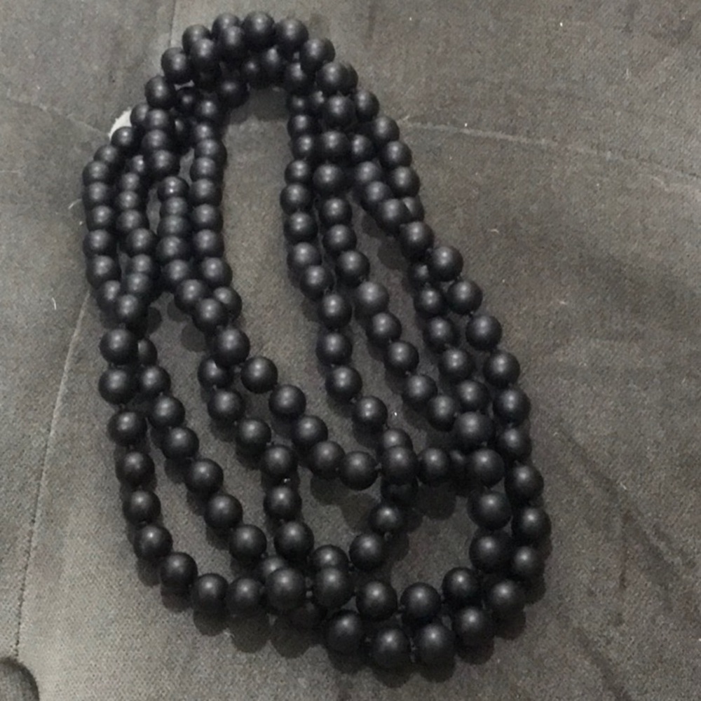 Black layering beads